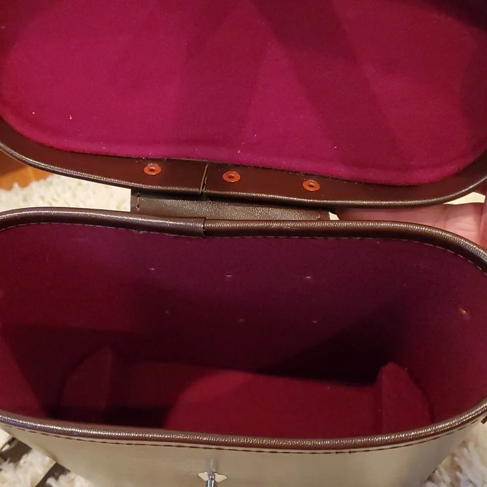 Vintage Japanese Binoculars With Leather Carrying Case - Picture 8 of 13